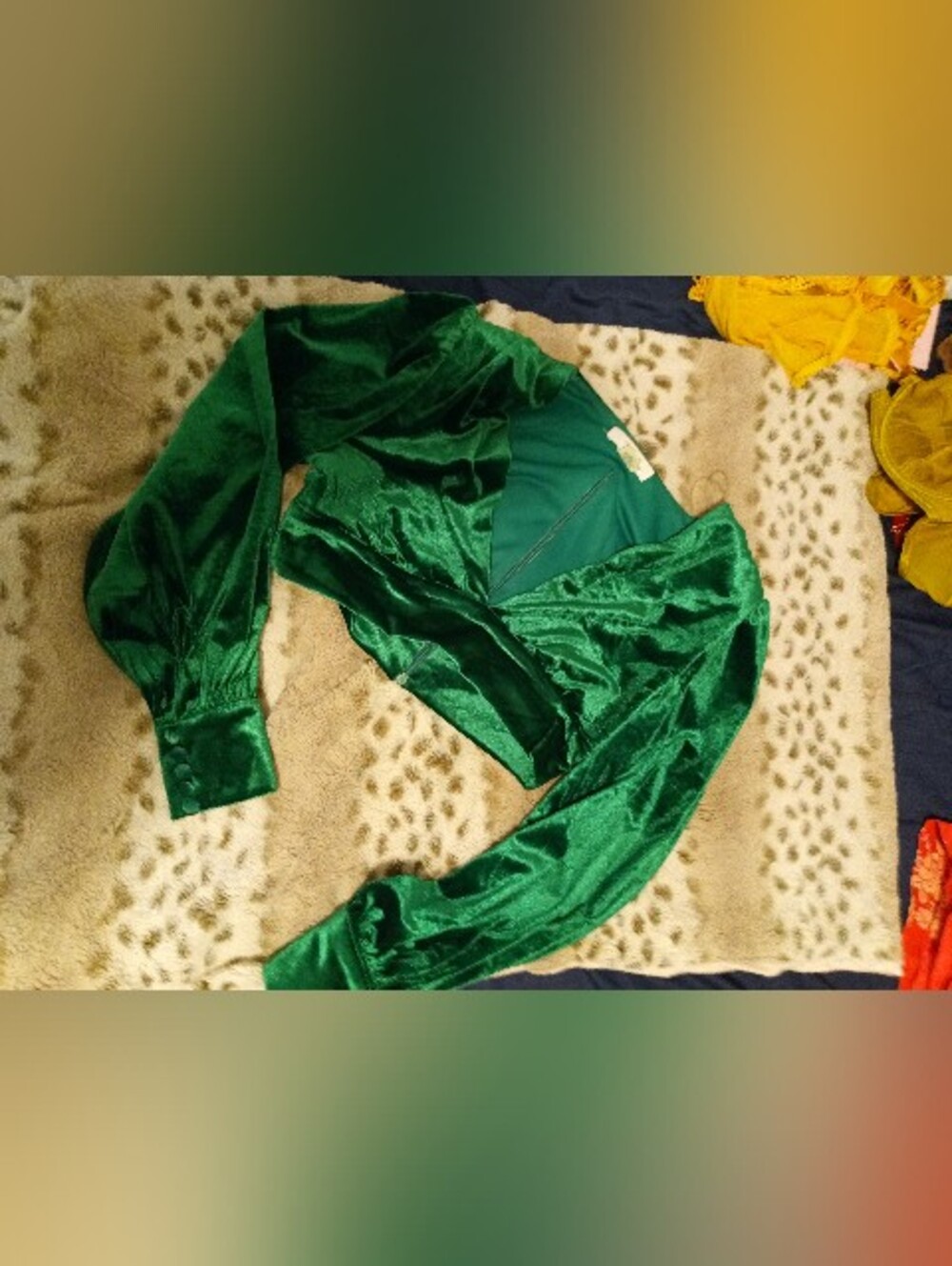 Green Velvet Puff Sleeve Crop Top Size Small